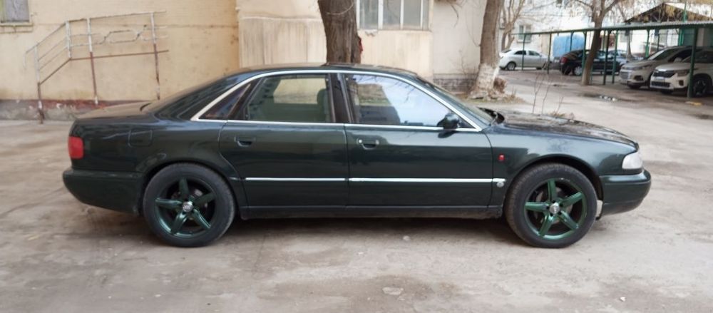 Продаю свою Ауди А 8, год 1994г.
