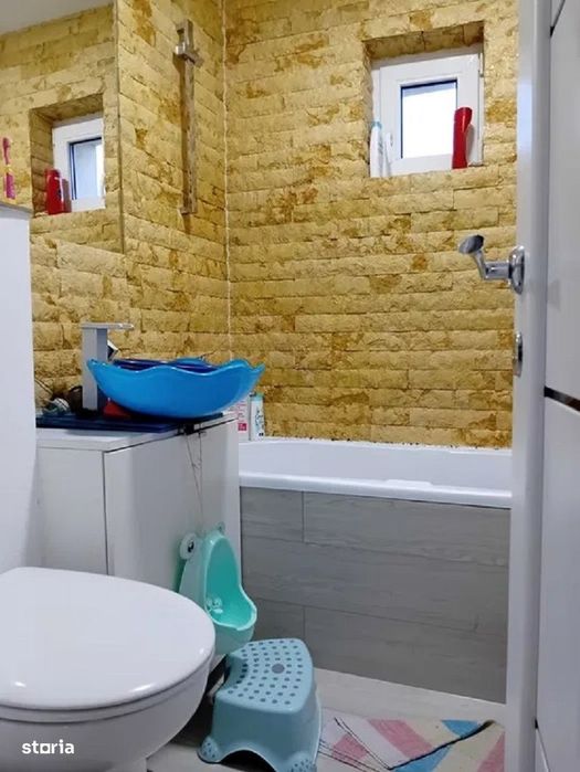 Apartament 3 camere, parter inalt, Stadion.
