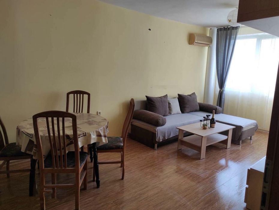 Дава се под наем Двустаен апартамент в Бургас, Славейков - 56 кв.м за 331.5 € - Снимка #1