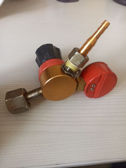 Продам редуктор на