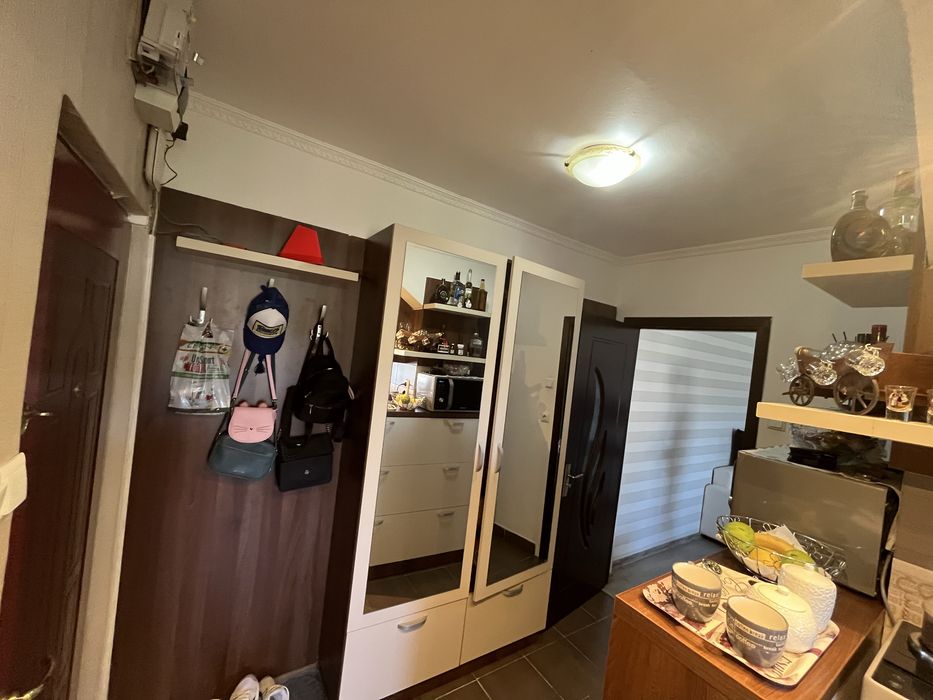 Vând apartament Y3
