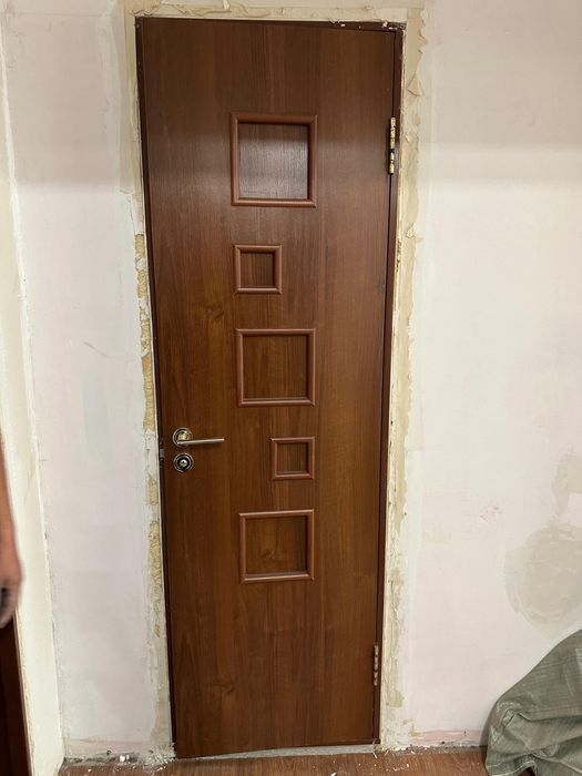 Продам межкомнатные двери. 4 шт