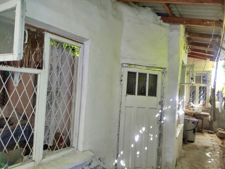 Продается дом в общем дворе