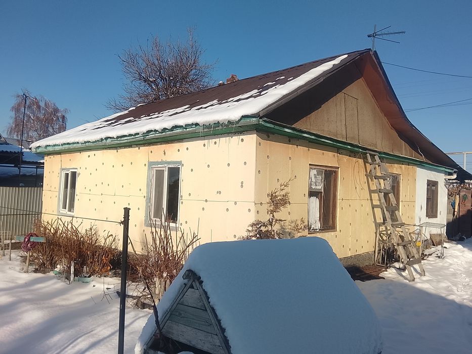 Срочно продам дом в центре Есик