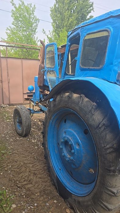 T28 traktori sotiladi