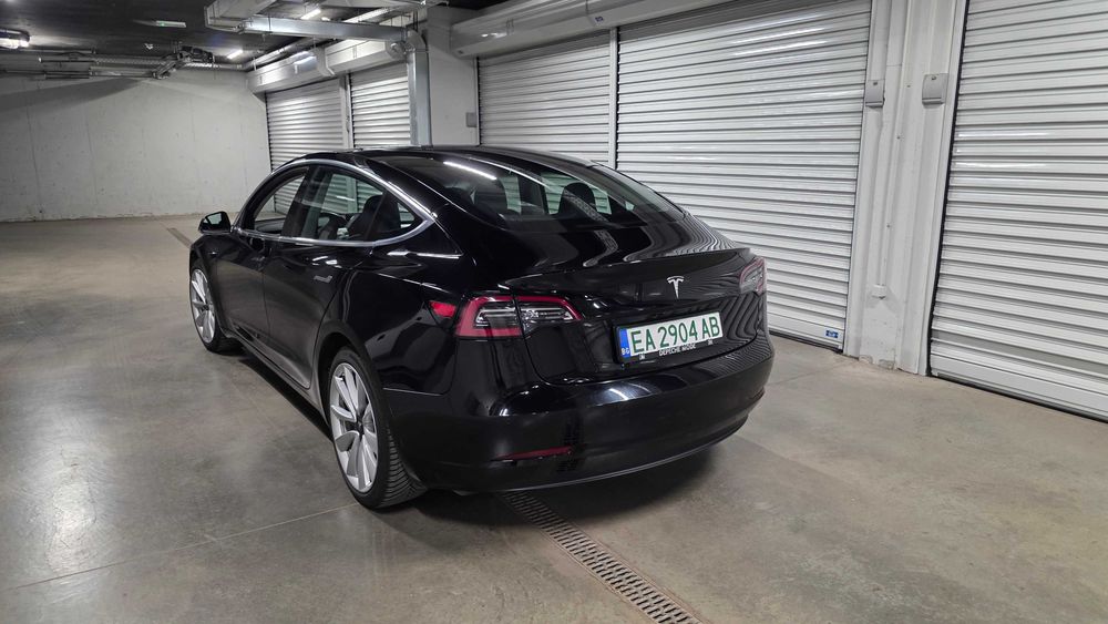 Tesla Model 3 Long Range RWD