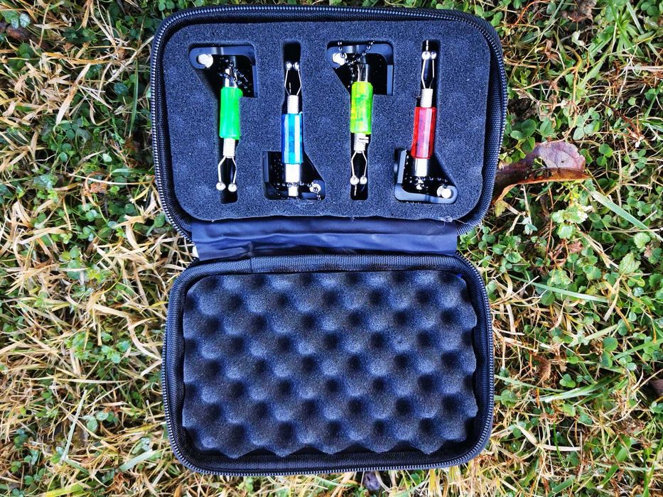 Светещи обтегачи 4бр в твърд калъф