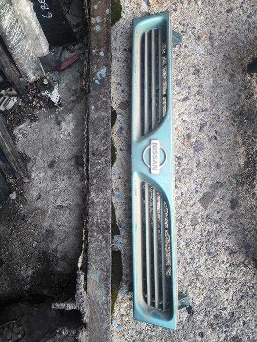 Решетка радиатора Ниссан Санни н14