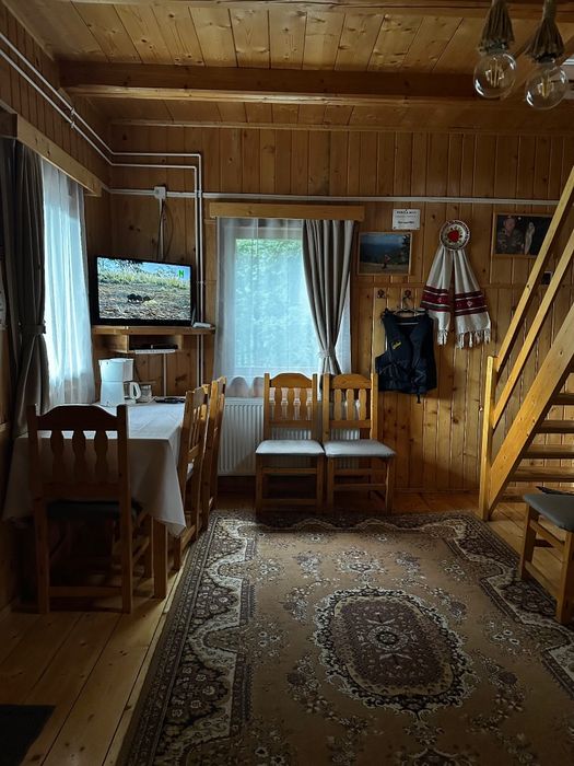 Cabana de inchiriat pe malul lacului Tarnita