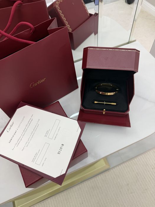 Продам браслет Cartier love