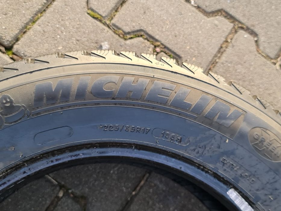 225 65 17 michelin 2 бр