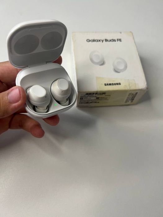 Samsung Buds FE наушник