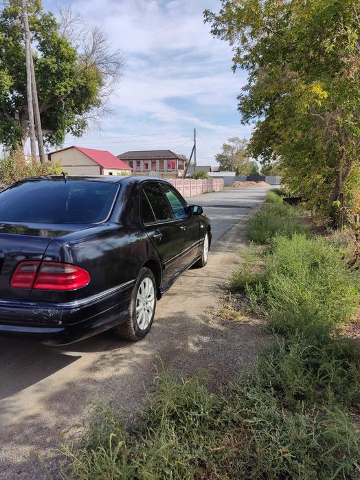 Продажа mercedes 210