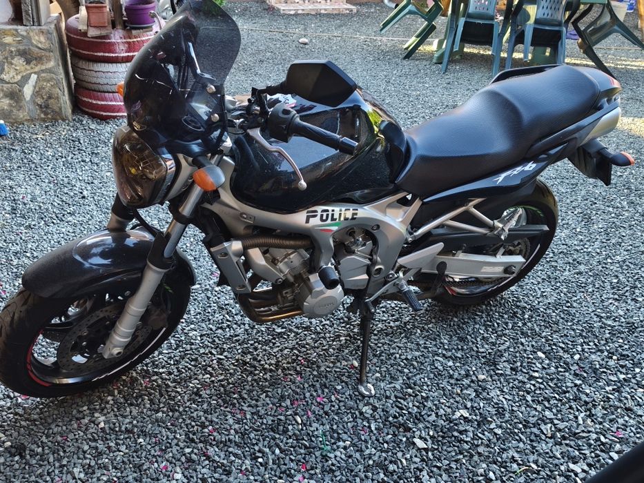 Vând Yamaha FZ6, an 2004, in stare excelenta!