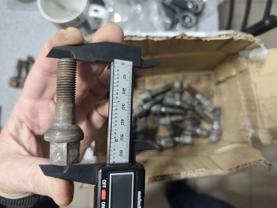 Болтове за джанти за Мерцедес