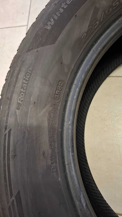 2бр зимни гуми Hankook 225 65 17