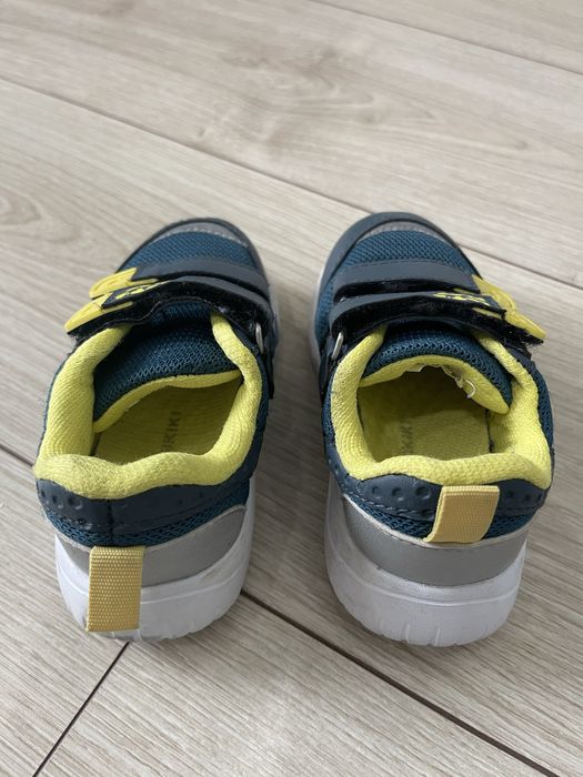 Маратонки за момче 23 номер