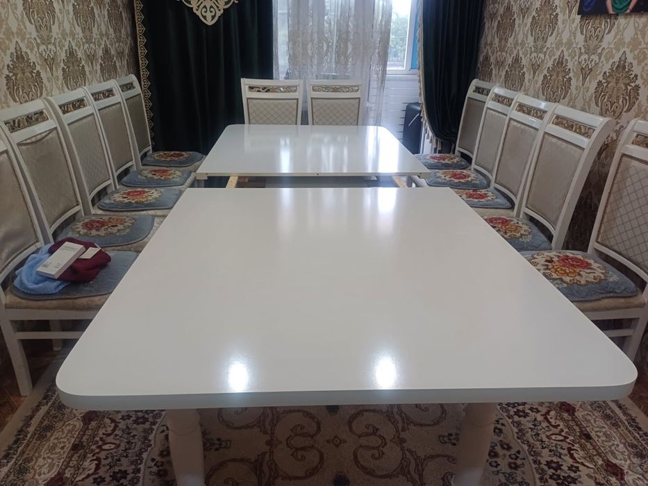 Стол со стульчиками