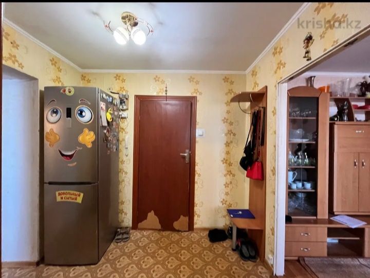 Продам 2 к, КВ в 8 мкр.