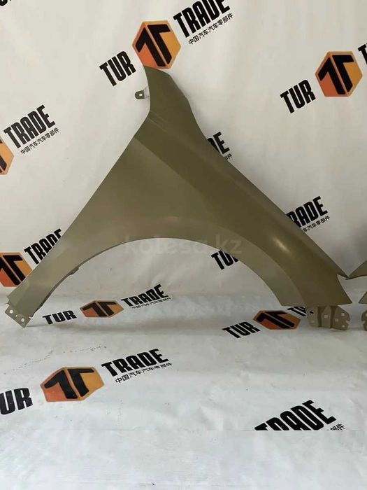 Крыло на Хончи HONGQI E-QM5 21-