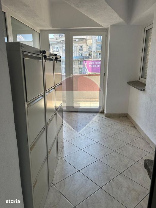 Apartament luminos cu 4 camere — fotografia 3