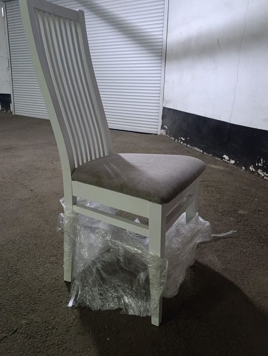 Стул белый состояние хорошее