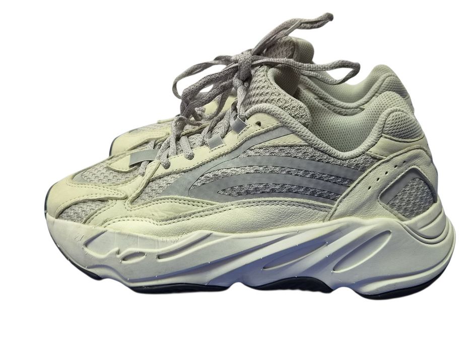 Оригинални Adidas Yeezy Boost 700 V2 "Static" (номер 40 )