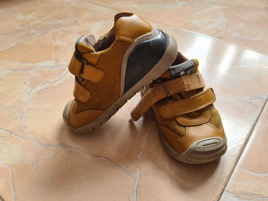 Детски обувки Biomecanics, естествена кожа, номер 22, отлично състояние