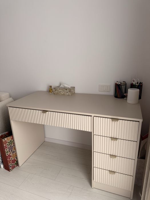 Birou bej cu auriu ,nou mdf