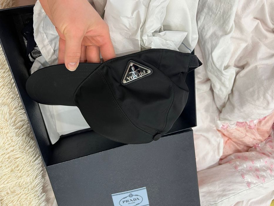 Кепка Prada в черном цвете