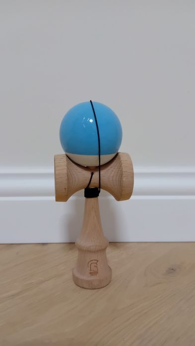 Vând Kendama Night