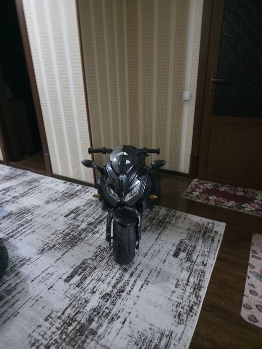 bolalar elektromototsikli sotiladi ko‘rinishi juda chiroyli va zamonav