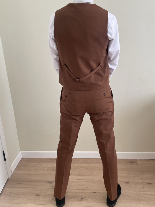 Костюм тройка классика