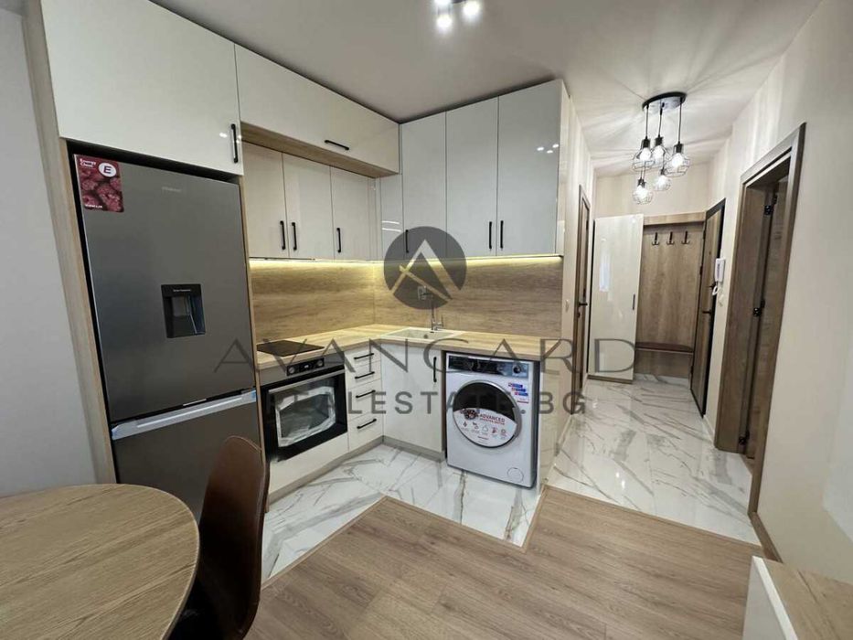 Продава се Двустаен апартамент в Пловдив, Център - 107 кв.м за 2795 €/кв.м - Снимка #1
