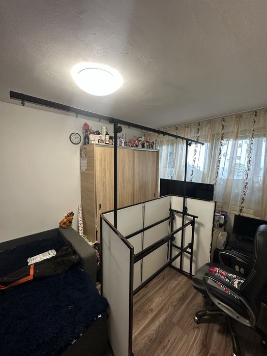 Pupitru dj cu schela pentru lumini