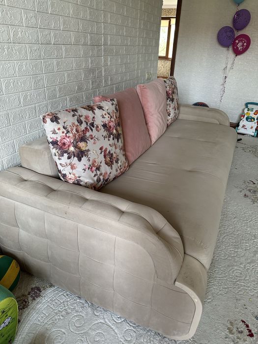 Диван для гостиной