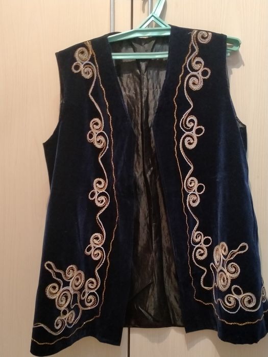 Жилетки национальные недорого