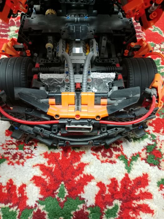Срочно продаётся оригинальная Lego модель McLaren P1