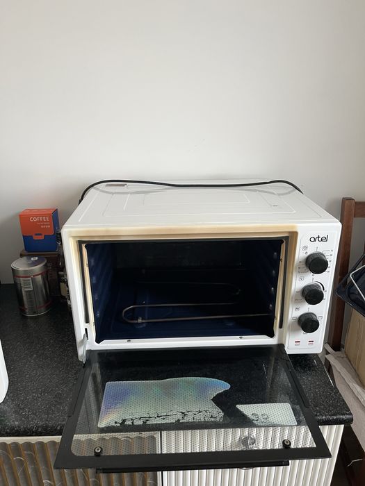 Продам электропечь Artel