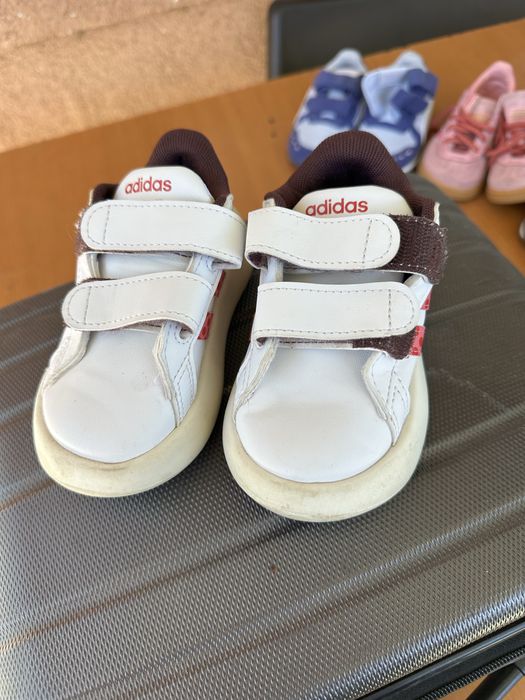 Adidasi Adidas numarul 21