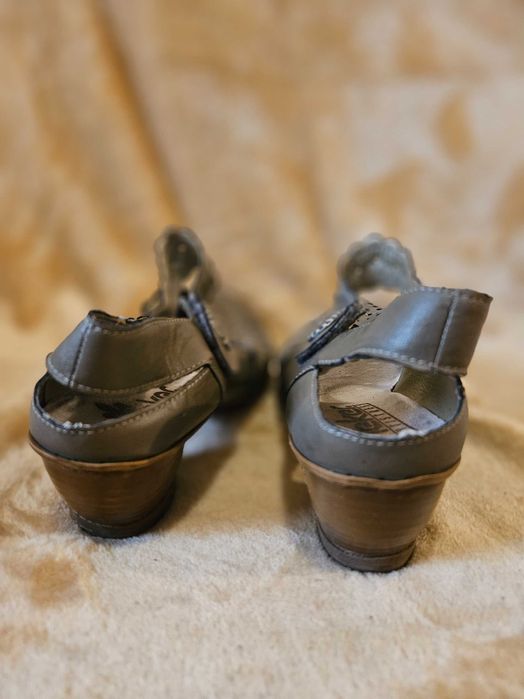 Sandale piele perforata Rieker 38