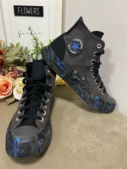 Жестоки мъжки кецове Converse