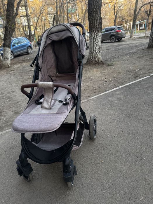 Коляска детская прогулочная