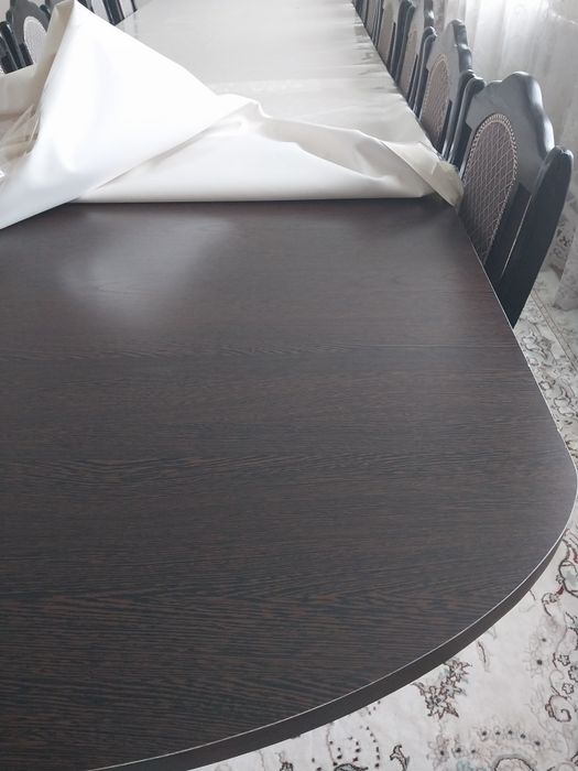 Стол и стулья новый