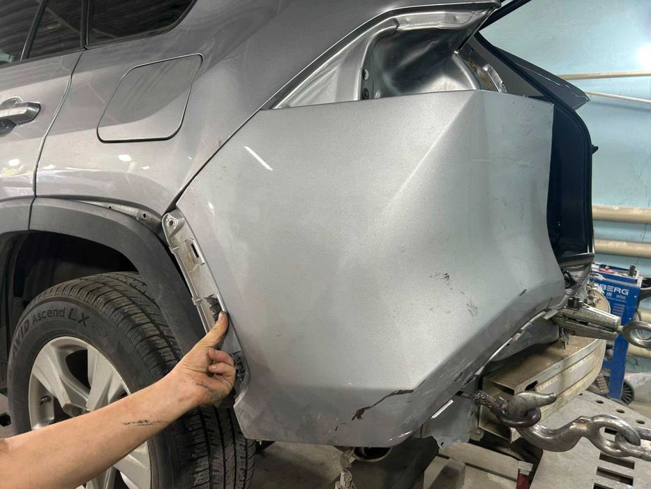 Клык бампера задний Rav4 2021 год