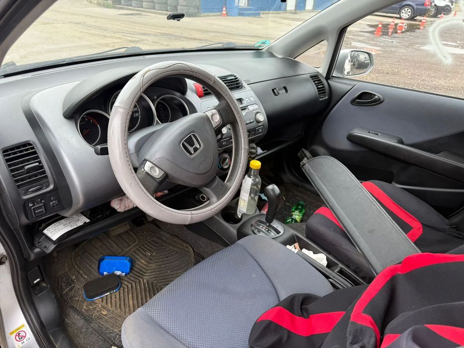 Bara / Capota / Faruri / Aripi / Usi / Motor / Cutie Honda Jazz 1.3 Benzina L13A2 Cutie Automata 2001-2008