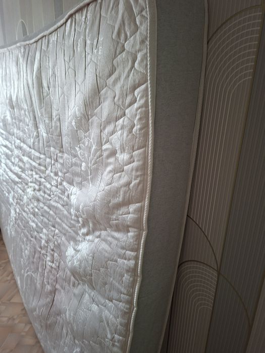 Отдам матрас б/у