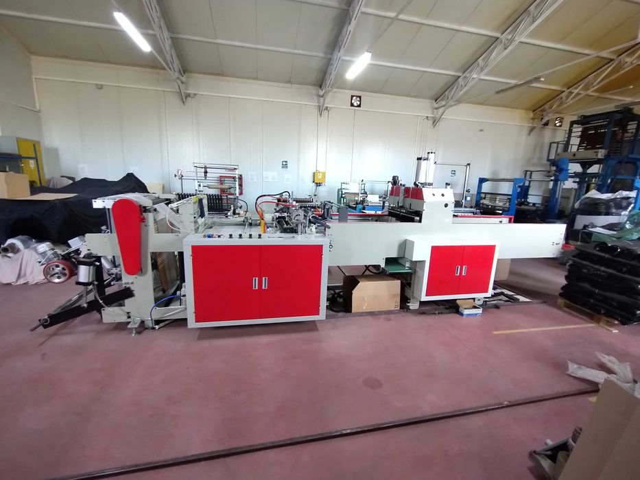 Masina de confectionat pungi maieu Model HSRQ-700G