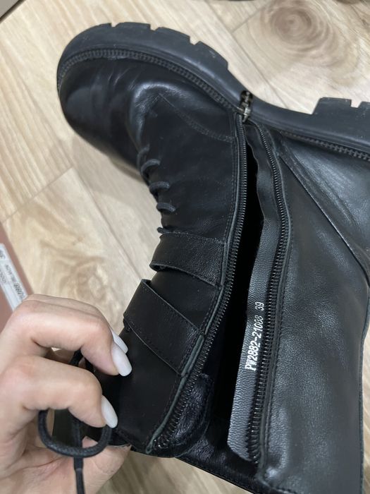 Продам женские осенние ботинки