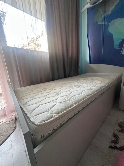 Еднинично легло с матрак нани